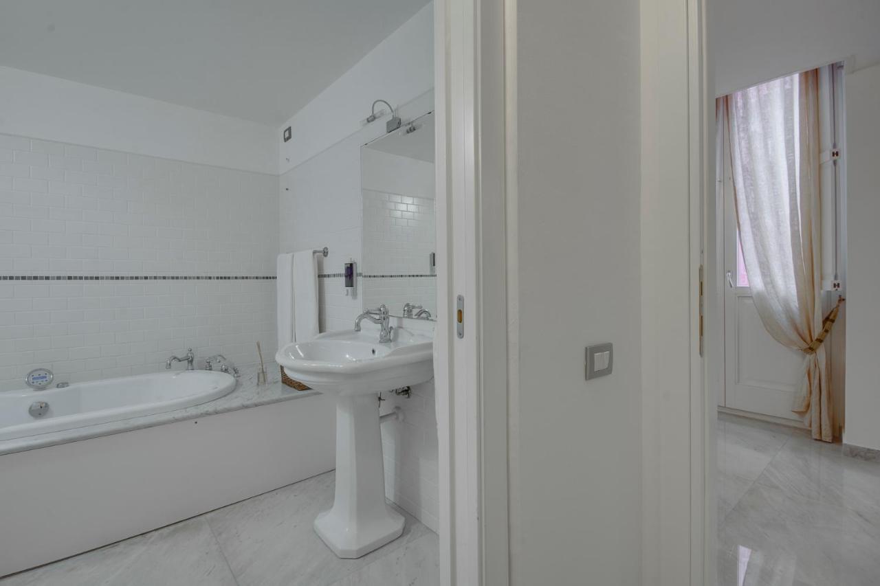 Apartamento Right House - Characteristic Marina District Cagliari Exterior foto